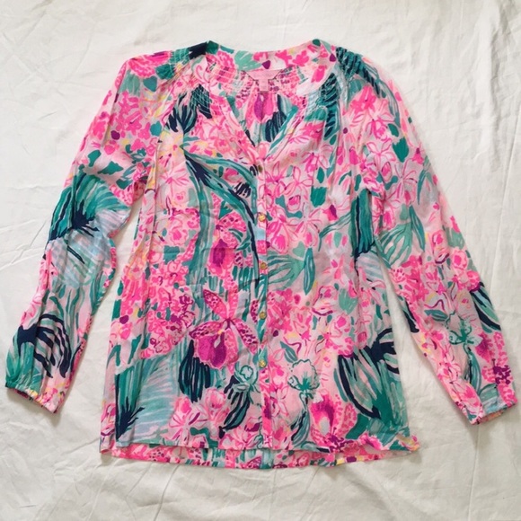 Lilly Pulitzer Tops - 50% Bundles! Lily Pulitzer• V Neck Shirt